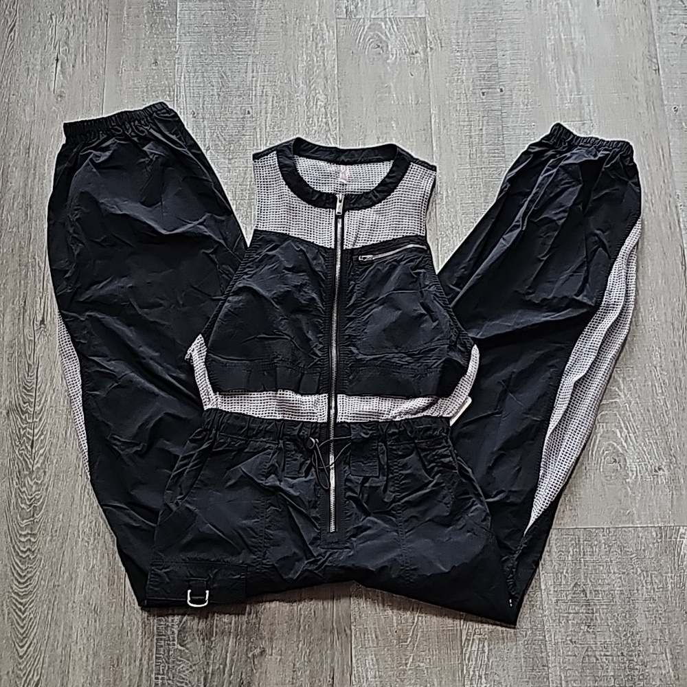 NWT FP Movement Inhale Onesie Black Water Resistant Jumpsuit - Picture 5 of 9